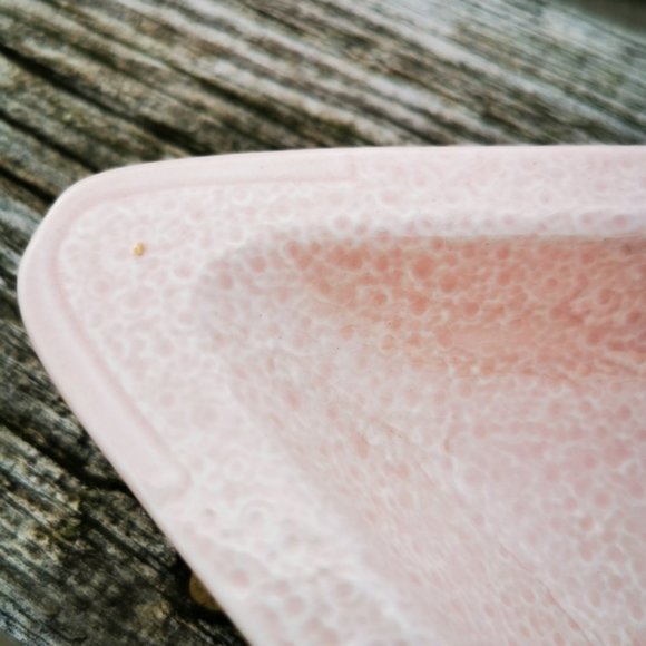 Vintage SylvaC Pottery Pink Triangular Dish with Blackberry Finial - Picture 4 of 16